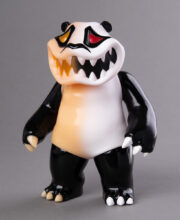 オークションNo.29「MAD PANDA【One-Off / Orange GID x White】」HARIKEN